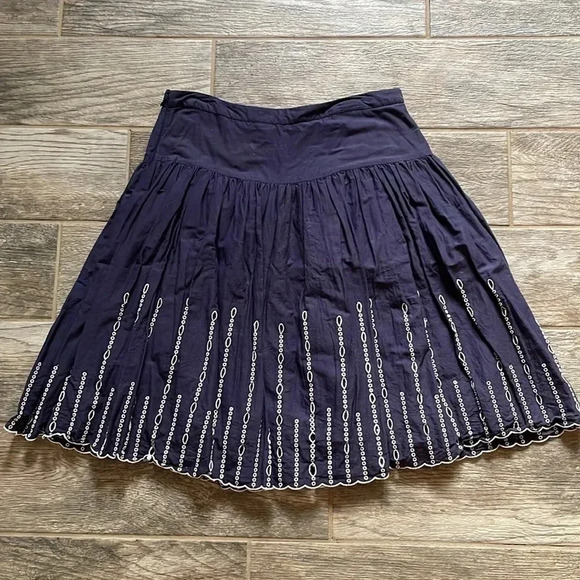 Moda International cotton A-lined skirt Navy & white embroidered details Size 8 - Picture 11 of 12
